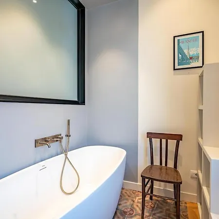 Villanova Retro - Terrace 公寓 *